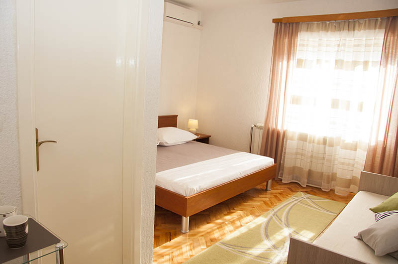 Croatia Guest House Kastela Room Green 2