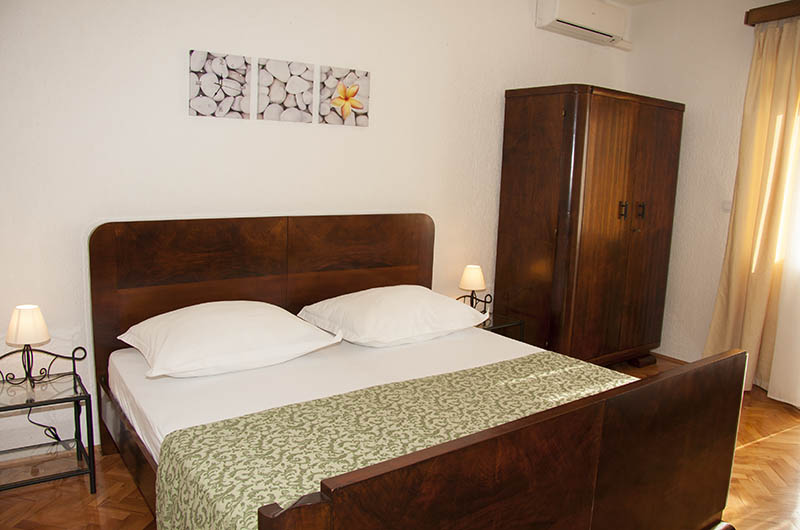 Croatia Guest House Kastela Room Brown 1